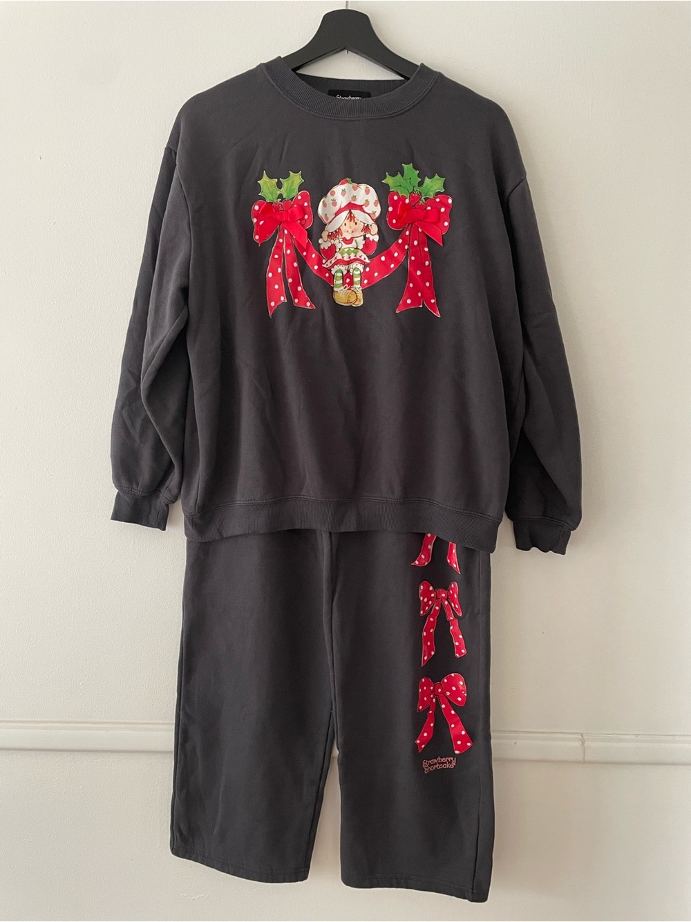 Strawberry Shortcake Sweatshirt and Sweatpants Set Size M